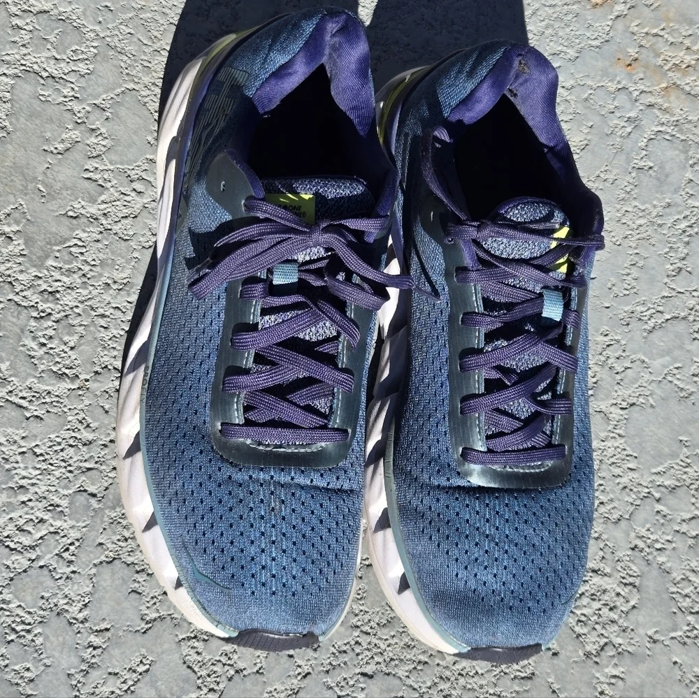 HOKA ONE ONE Elevon Size 10 Men's Lightweight Road-Running Sneakers